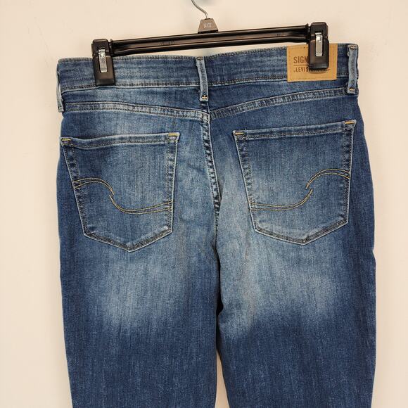 Levi Strauss Mid Rise Bootcut Jeans Size 29x31 Medium Wash Distressed Stretch - Picture 5 of 14